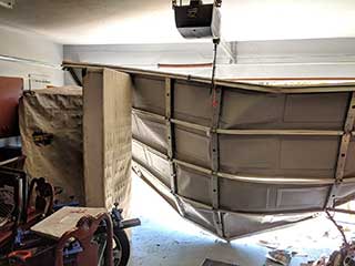 Garage Door Emergency Service - Land O' Lakes Garage Door Emergency Service In Land O' Lakes